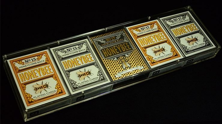 Carat Card Case for displaying playing cards
