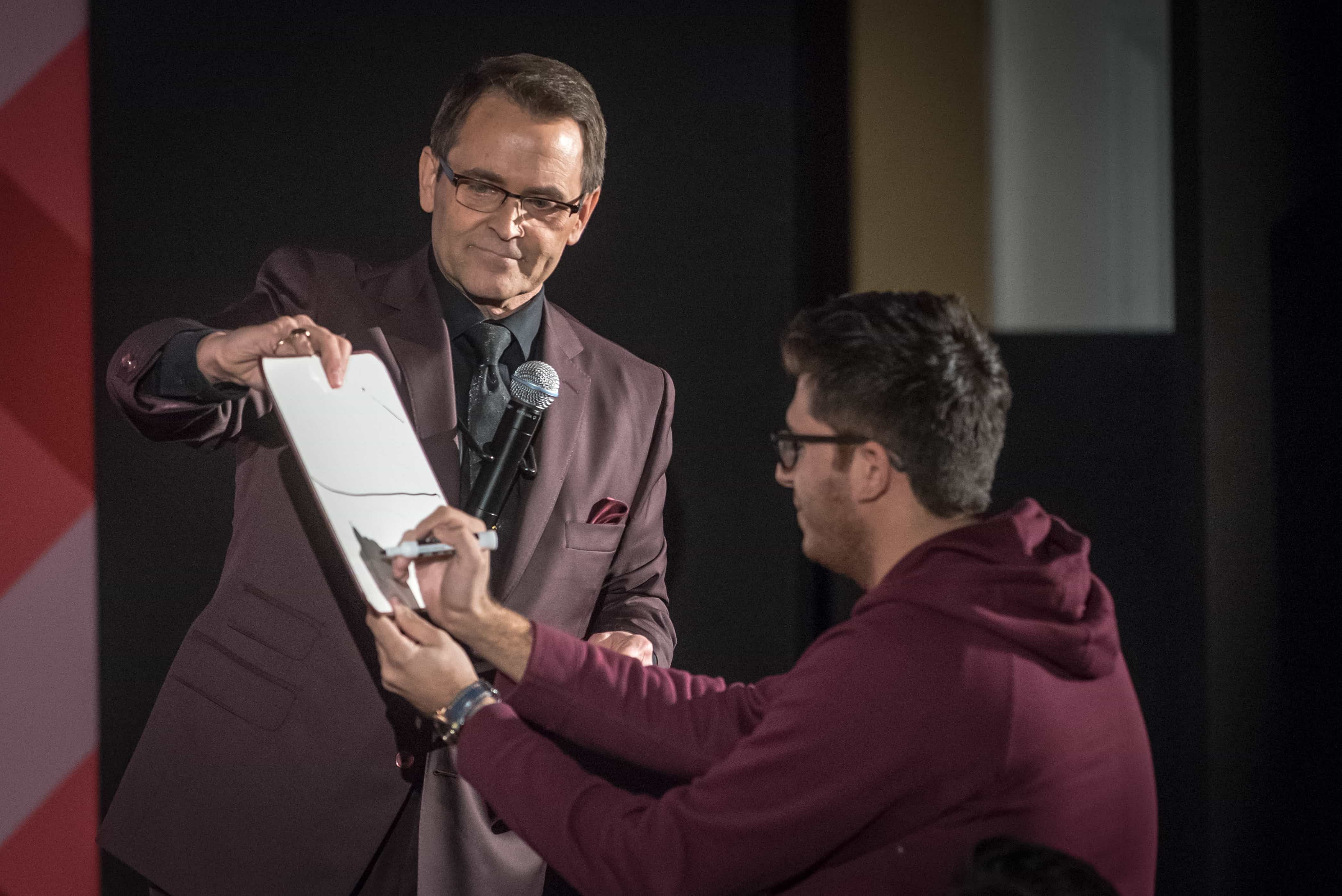 The Evasons performing a duo mentalism and mind reading act