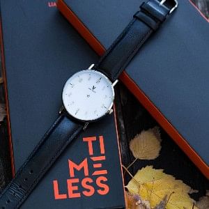 Timeless Deluxe a mentalism trick using a watch to guess a selected time